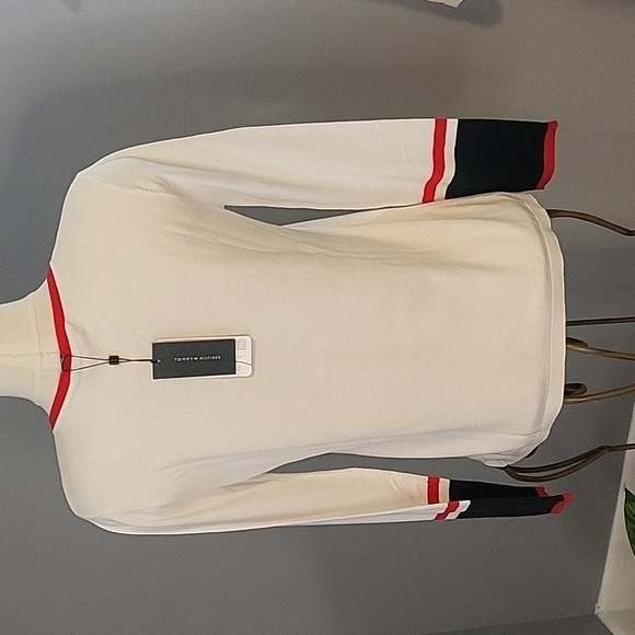 Tommy Hilfiger White V-Neck Cotton Blend Classic Logo Sweater - Size M - Picture 3 of 7